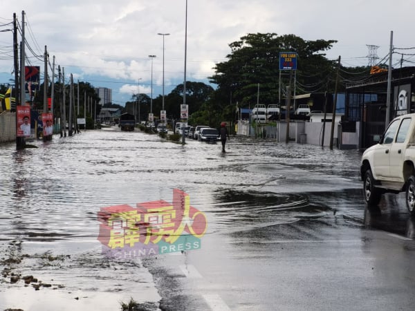 永安园、拿乞路、及华林市频频面都突发性水灾问题，有待解决。 （档案照）