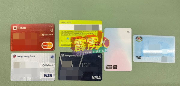 日后，市民能选择使用一触即通卡、信用卡或扣账卡来付过路费。