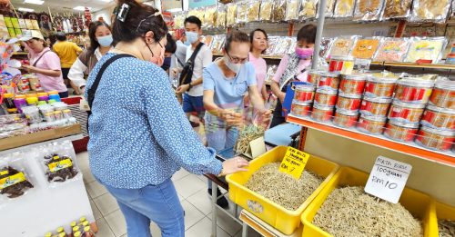 ◤霹雳头条◢人来了 买少了   商家叹回不了疫前