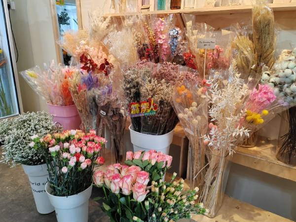 随着母亲节的到来，部分鲜花的价格已在5月1日起被供应商调高了价格。