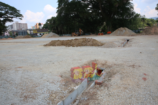 吉灵当政府诊所的泊车场工程，预计将可在5月尾完工。