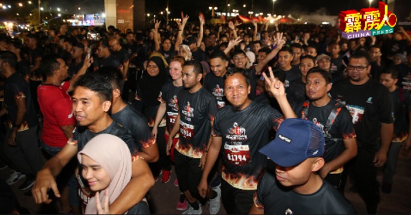 “与消拯员欢乐跑”活动，吸引3500名消拯员和公众参加。