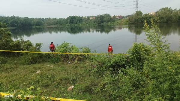 疑喝醉酒后往废矿湖中游泳的尼泊尔籍男子，最终被发现溺毙废矿湖内。