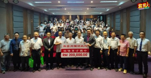 争取独中拨款纳入明年财案  黄文标：希盟行政议员今年尾提出