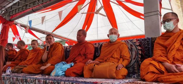 多位泰国高僧随同出席，让大会更加殊胜庄严。