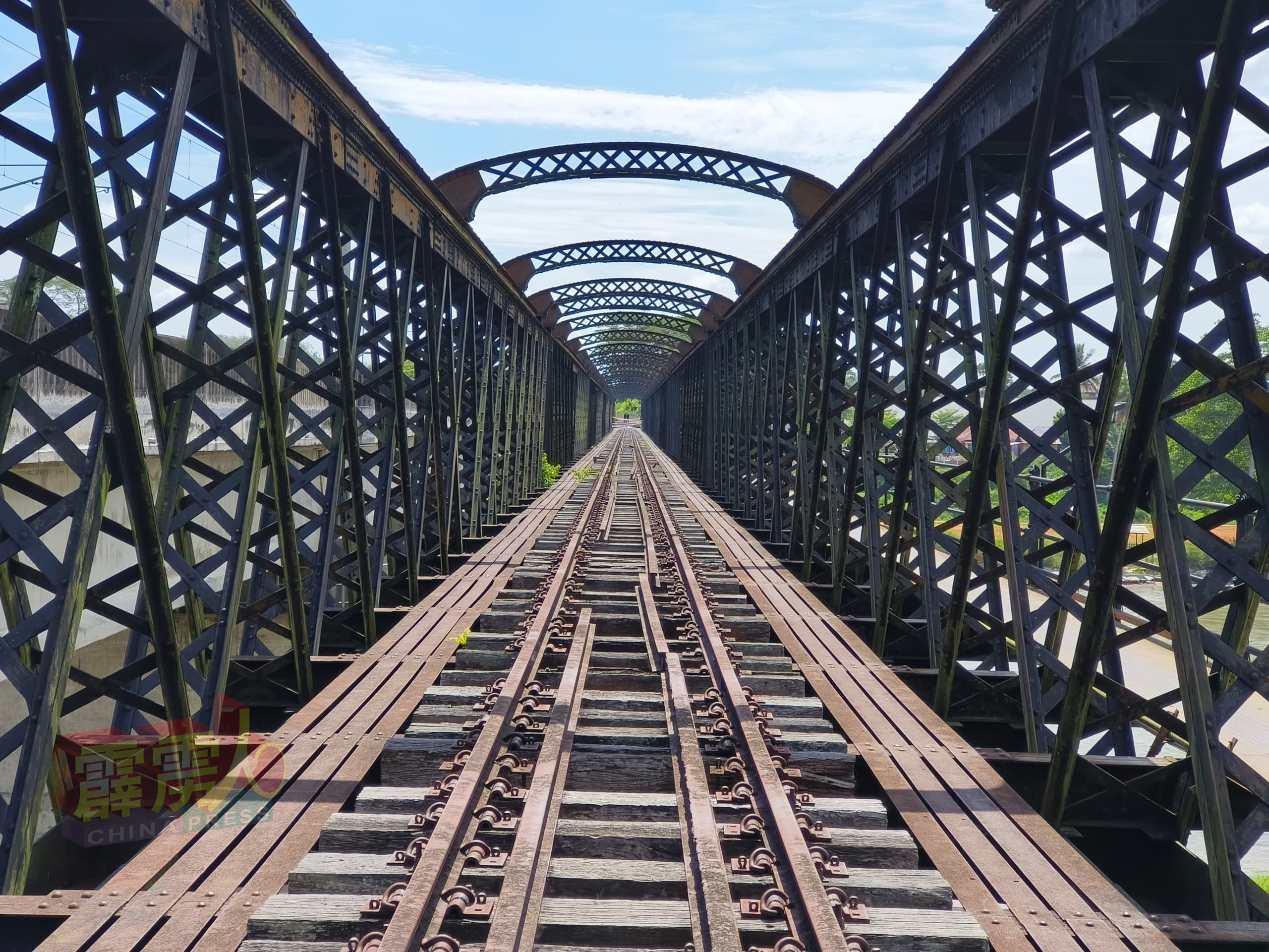 旅游部的25万令吉特别拨款已经到手，宁罗维多利亚百年火车桥获得继续提升安全措施，保障游客安全。
