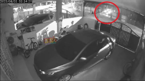 事主停在院内的迈威被偷车贼直接把车开走。