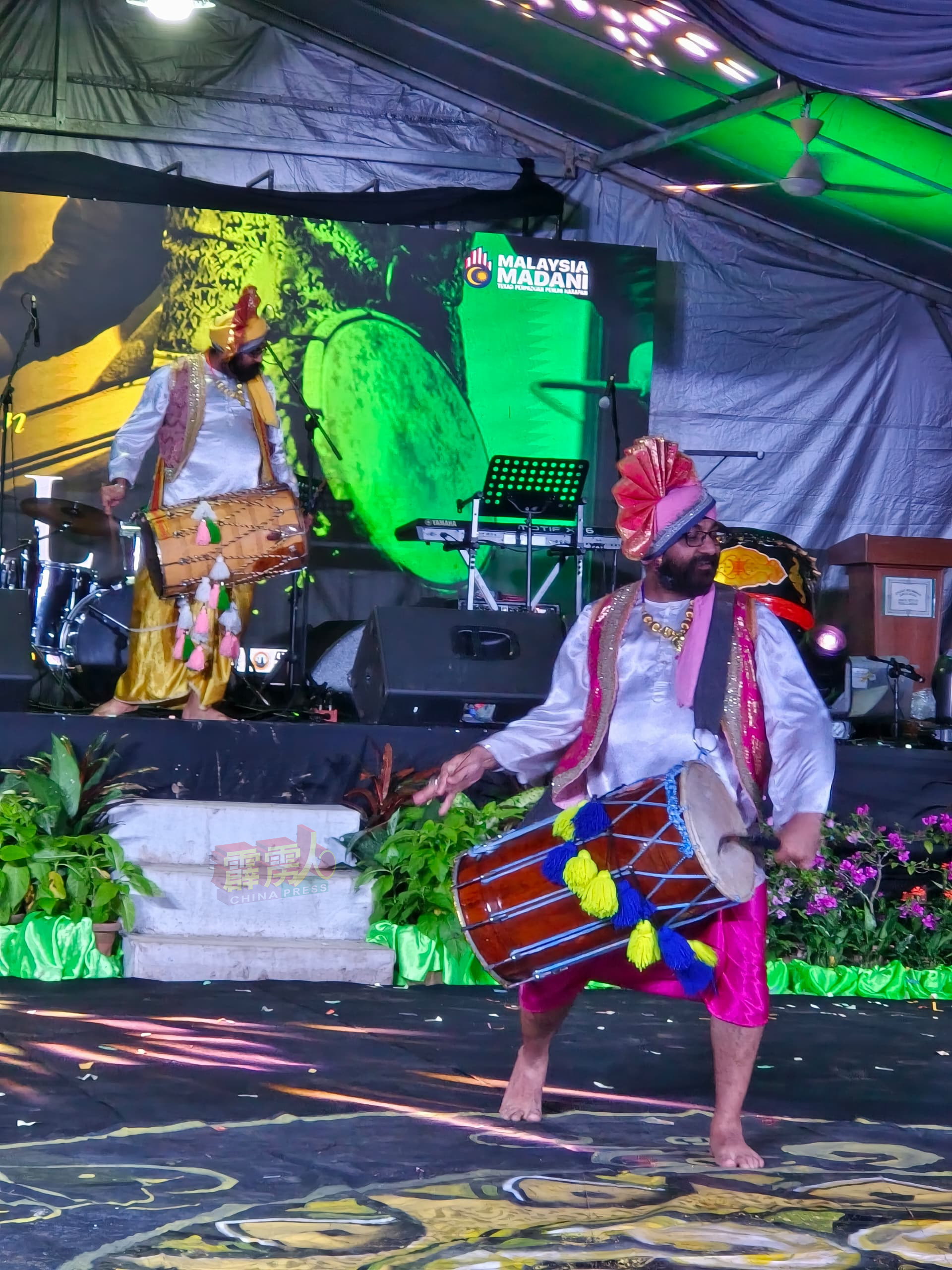 锡克族表演者带来非常有节奏感的多尔鼓，令许多人大开眼界。