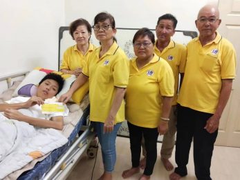 班台德教会振台阁福利组  捐助2000令吉给中风病患