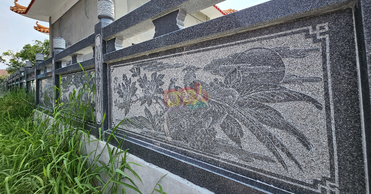 每捐献3188令吉者，名字将被写上庙宇周边的其中一面花岗岩围牆上。