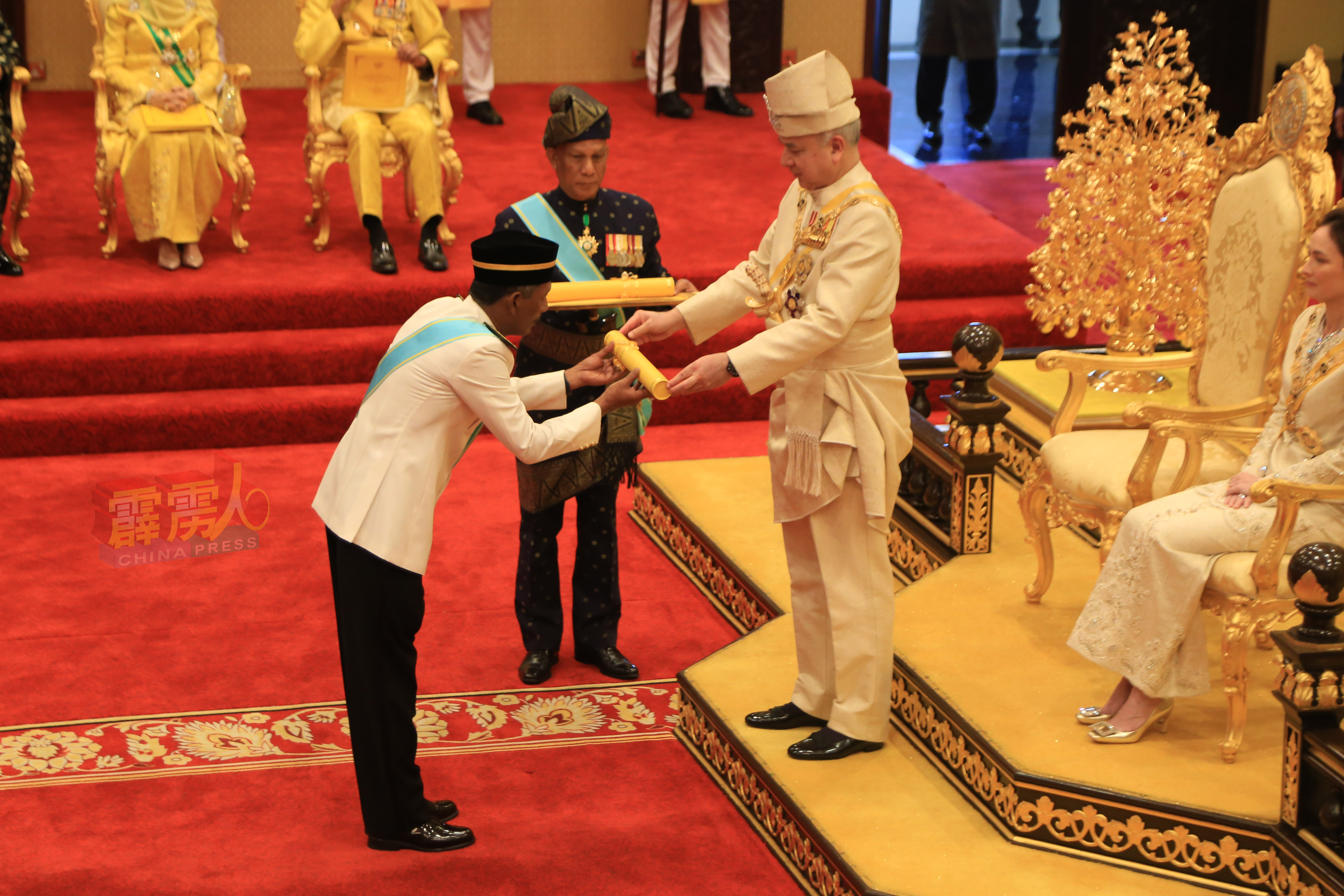霹雳州公共工程局局长韩旦阿里，受封DPMP拿督勋衔。