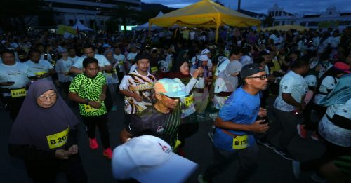 霹雳头条 |   9000人参与  苏丹也来了  太平久违的热闹