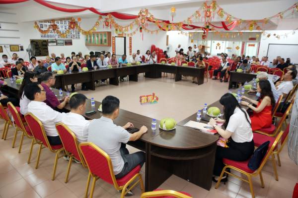中国四会市人民政府代表团週一（20日）拜访马来西亚会宁总会，并在会上进行交流。