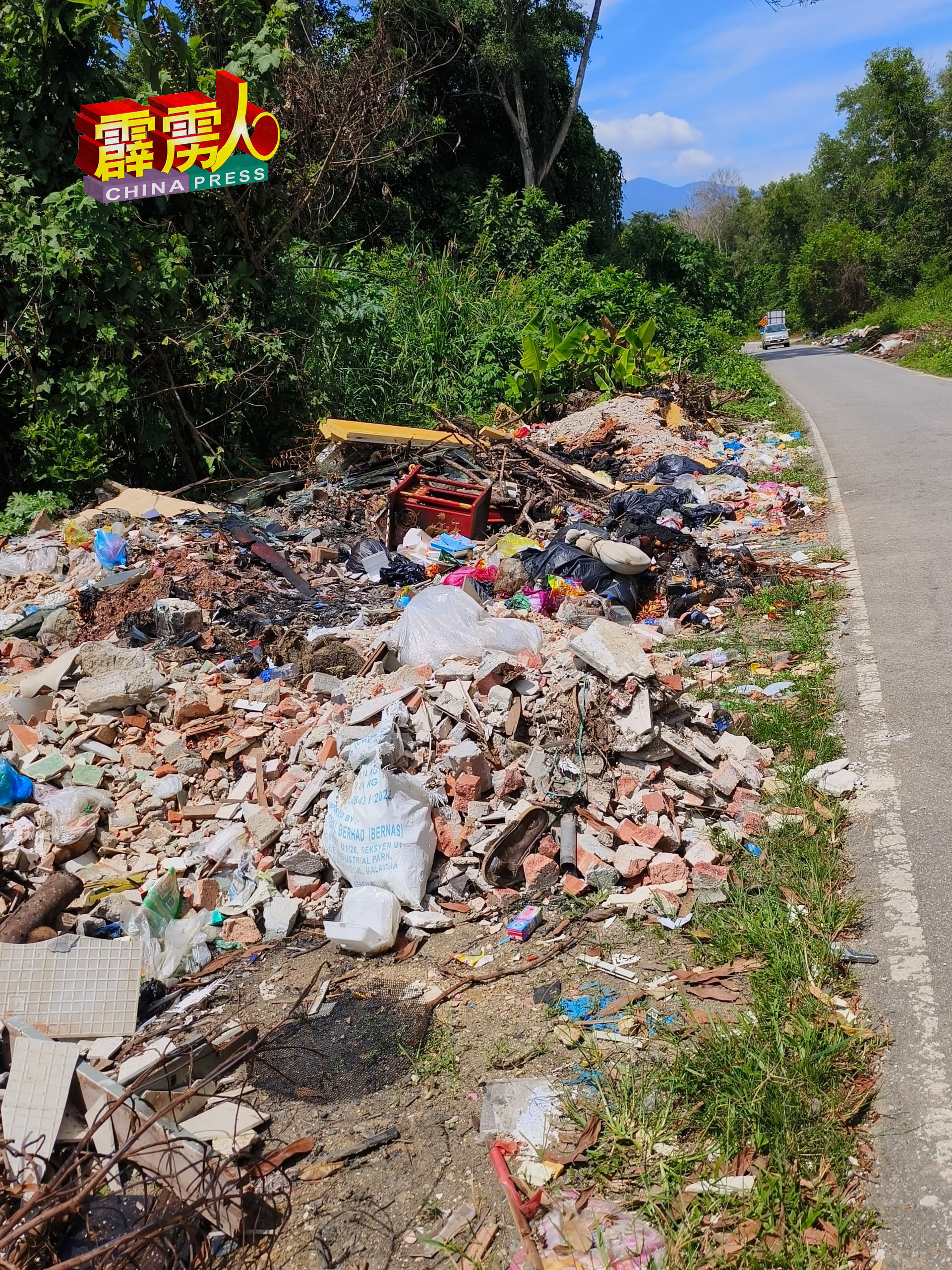 目前最严重非法垃圾堆，是通往公主花园蓄水池的瑟那沃路，情况猖獗。