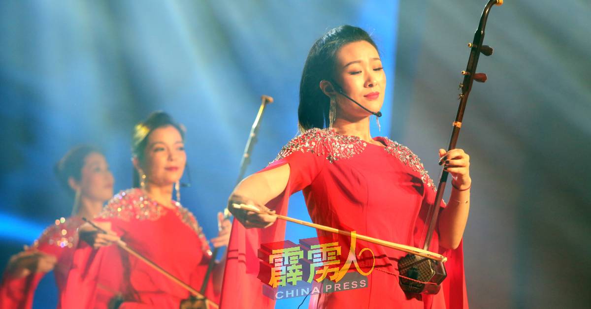 团员们声情并茂，用细腻的表演技巧将中华民族的音乐文化精髓充分演绎。