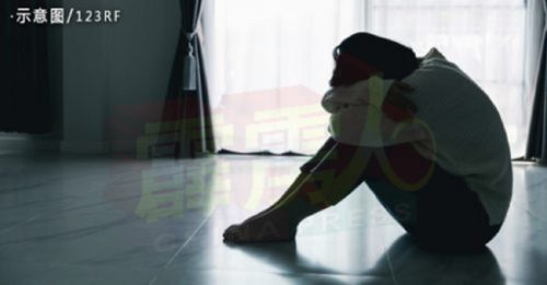 少女揭发遭老师性骚扰5次  老师投报遭女生父亲勒索