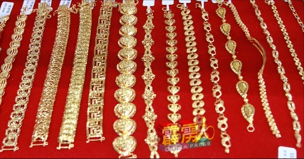 各类黄金首饰品的国际金价飙升，但因经济及淡季，市场较为淡静。
