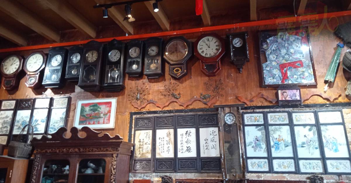 古钟表、古玩、古画等等，都可在雅聚轩怀古坊寻获。