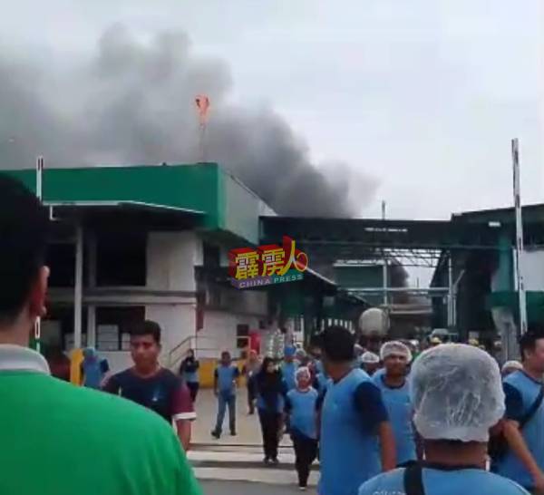 工厂失火时，曾传出爆炸声。