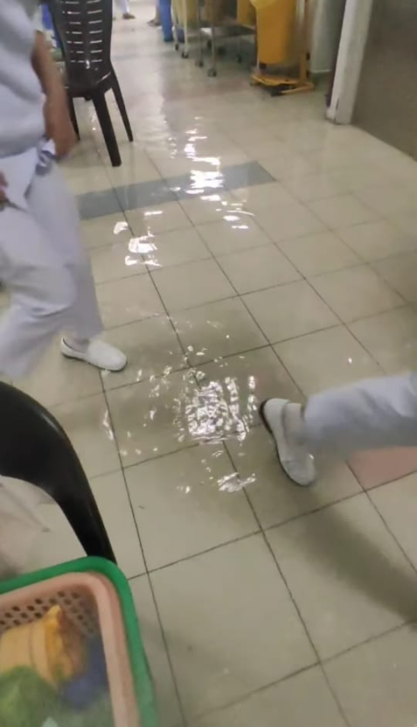 太平院病房遭淹水，病人受促勿下床。
