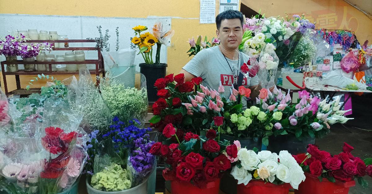 姚粽辉说，以前的母亲节较注重送康乃馨给母亲，但现在流行的是将各种花卉包装成花束送出。