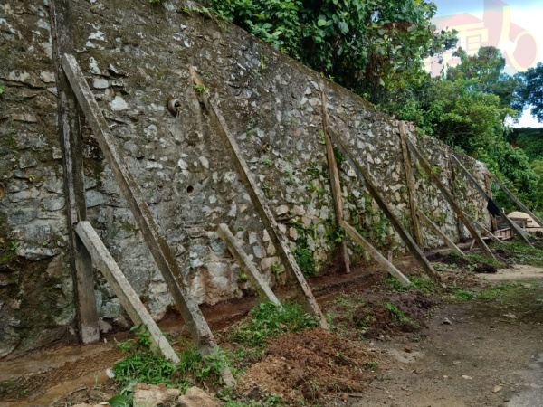 护土墙的支架获得修复，加强其稳固性。