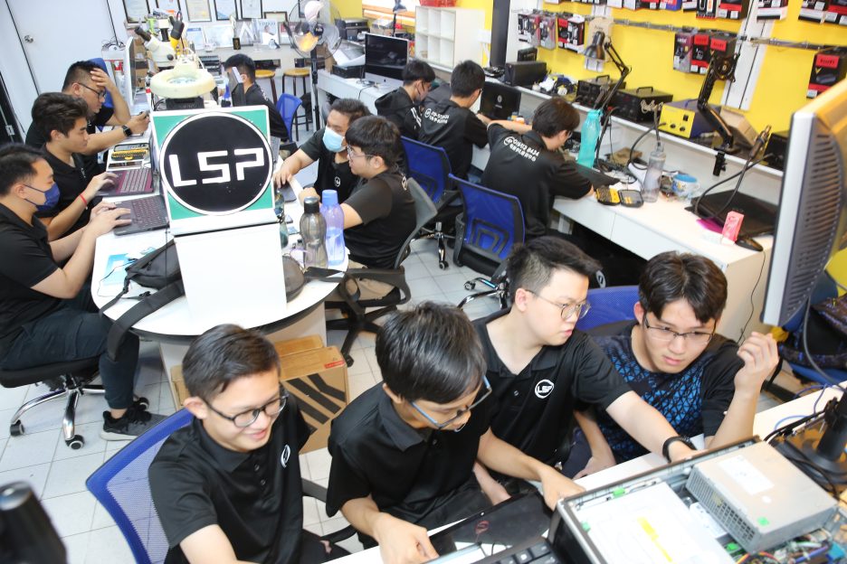 LSP Pro Skill Academy为学员提供获得政府认证,并可获得由林肯大学学院发出的电脑及手机维修专业文凭课程。