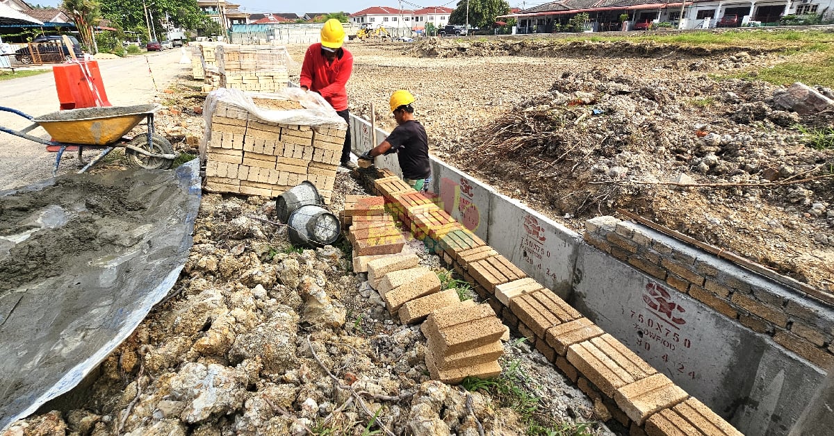 目前3区已动工的改建草场工程，预料可约于3个月后竣工。