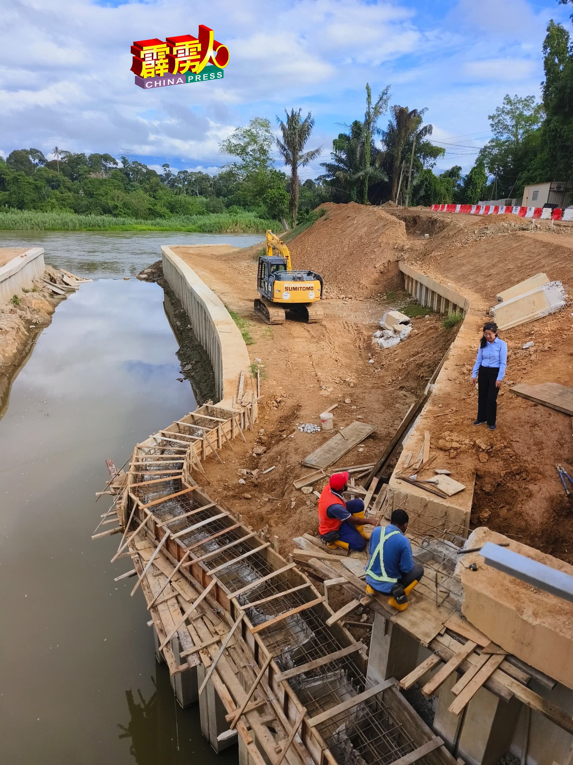 宁罗桥修建工程，除了重建崩塌的桥樑外，也提昇了的排水系统。