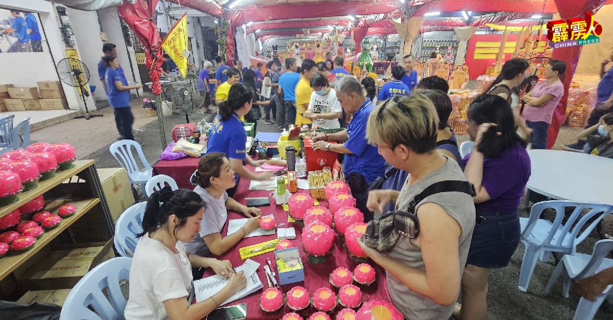 法会获得民众踊跃出席祭拜。