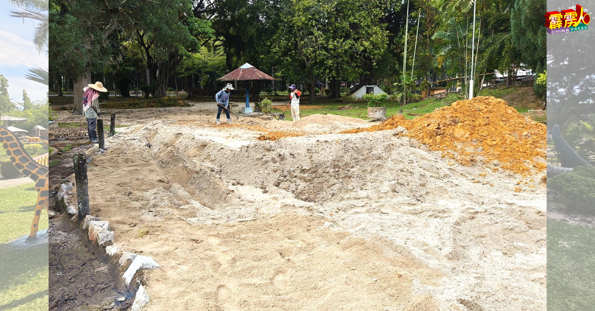 工人日前在哲仁新村“侏罗纪公园”内2座荒置多年的人工湖，进行填土。（取自刘昌隆面子书）