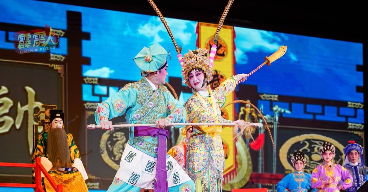 演员们将古代烽火场上的爱恨情仇,演绎得丝丝入扣。