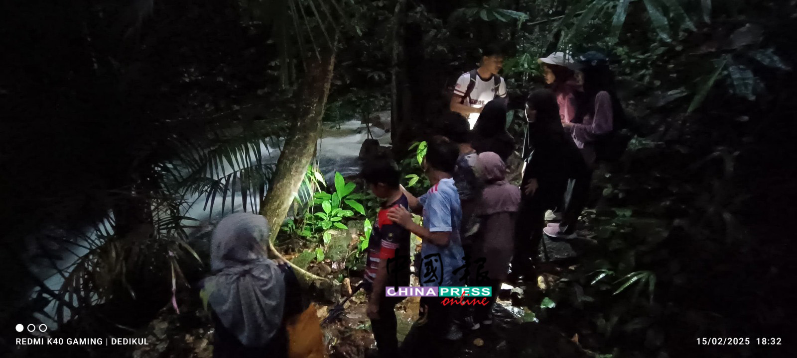 受困者皆为一家人及朋友,他们原本进行登山和戏水活动,但因河水过于湍急,无法渡河。