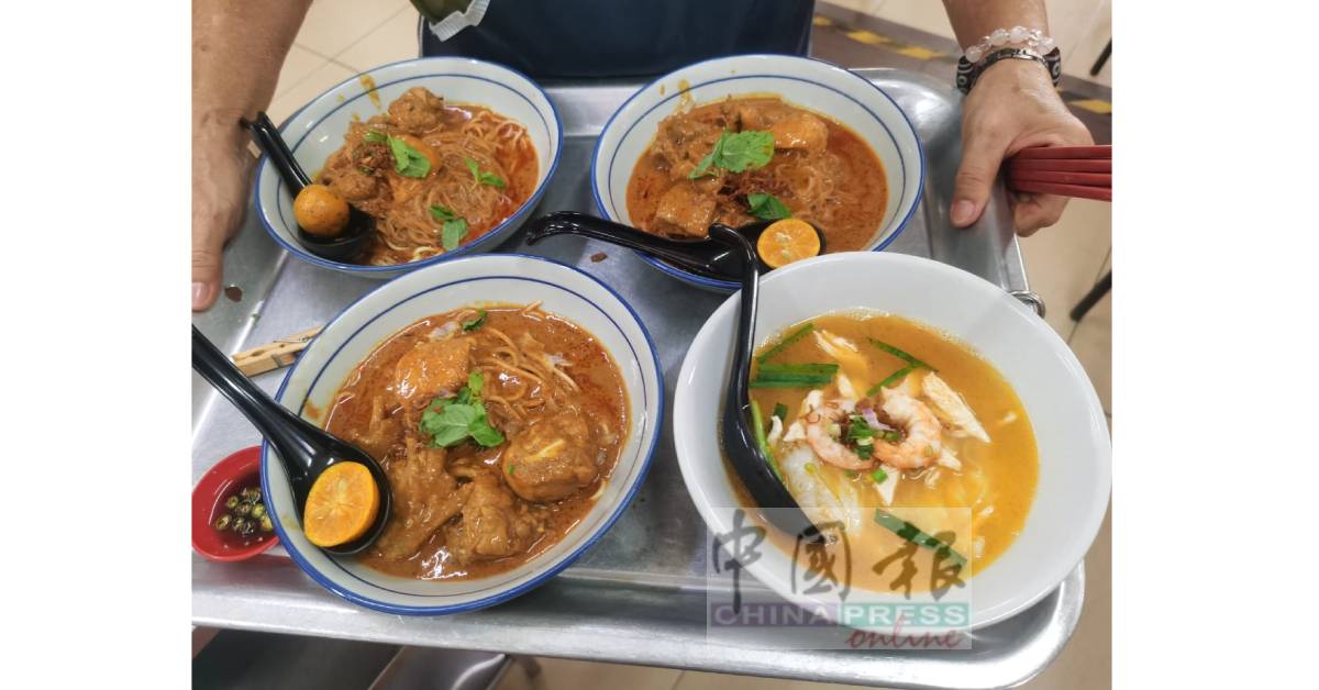 怡保以美食闻名,不少食客都为美味可口的“咖哩面”及“鸡丝河粉”慕名而来。
