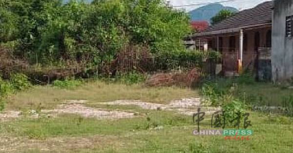 新咖啡山新村面对人口外流的问题，造成不少村屋空置，这只是问题的冰山一角。（黄诗情提供）