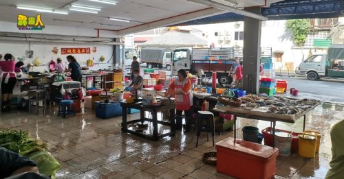 多坑洞  不够亮  地面滑  贩商：期待提升湿巴刹