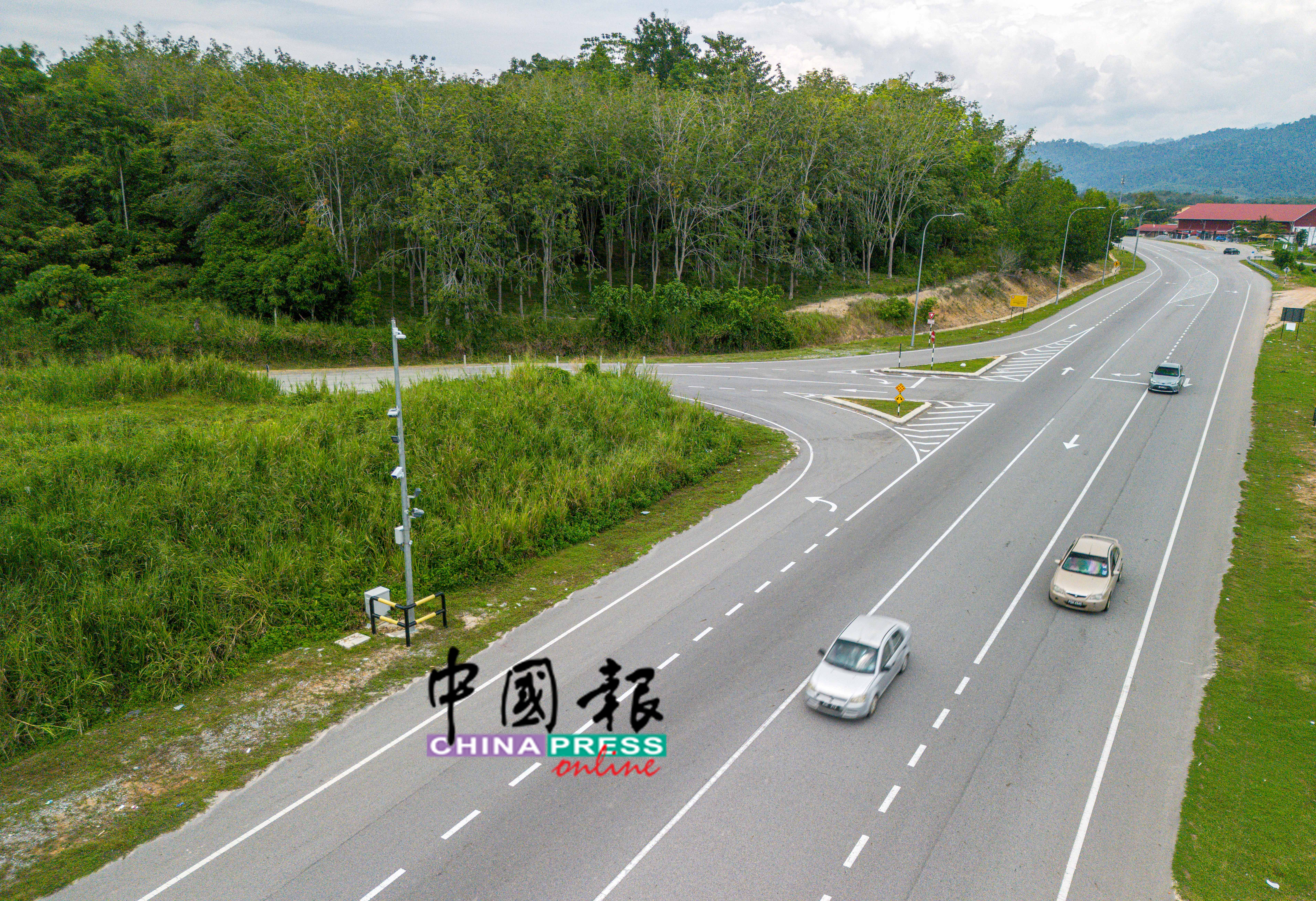 瑶伦路段测试多车道自由流收费系统，新大道採感应扣费无需设收费站。（档案照）