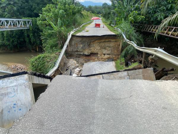 入双溪克拉垦殖区温泉、甘榜迪松，及布翁马斯营地的主要桥樑坍塌。