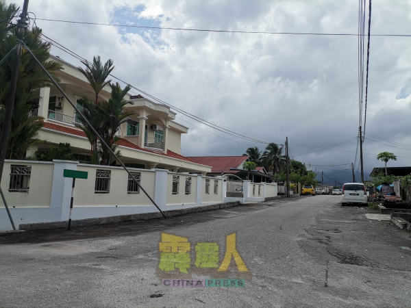 保阁亚三新村近期内将展开重铺道路的工程,涉及共3条道路。