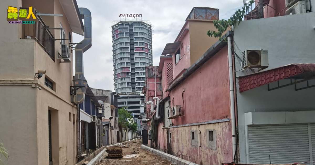 “怡保市後巷步行街”计划工程已启动。