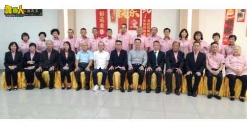 霹雳安顺南番顺会馆理事会宣誓｜朝三大方向迈进 邓国霖：致力购地增建骨灰塔业务