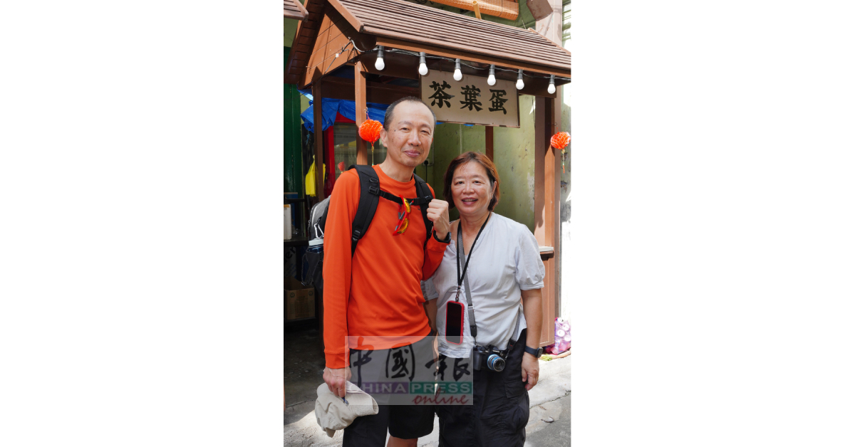 金发(左起)与太太都希望当局在提升的同时,依旧保留该地区的文化古迹。