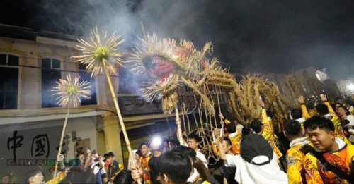 霹雳头条| 金宝开埠最大型  鼓乐声响彻云霄 华隆圣佛庙  游神   万人空巷
