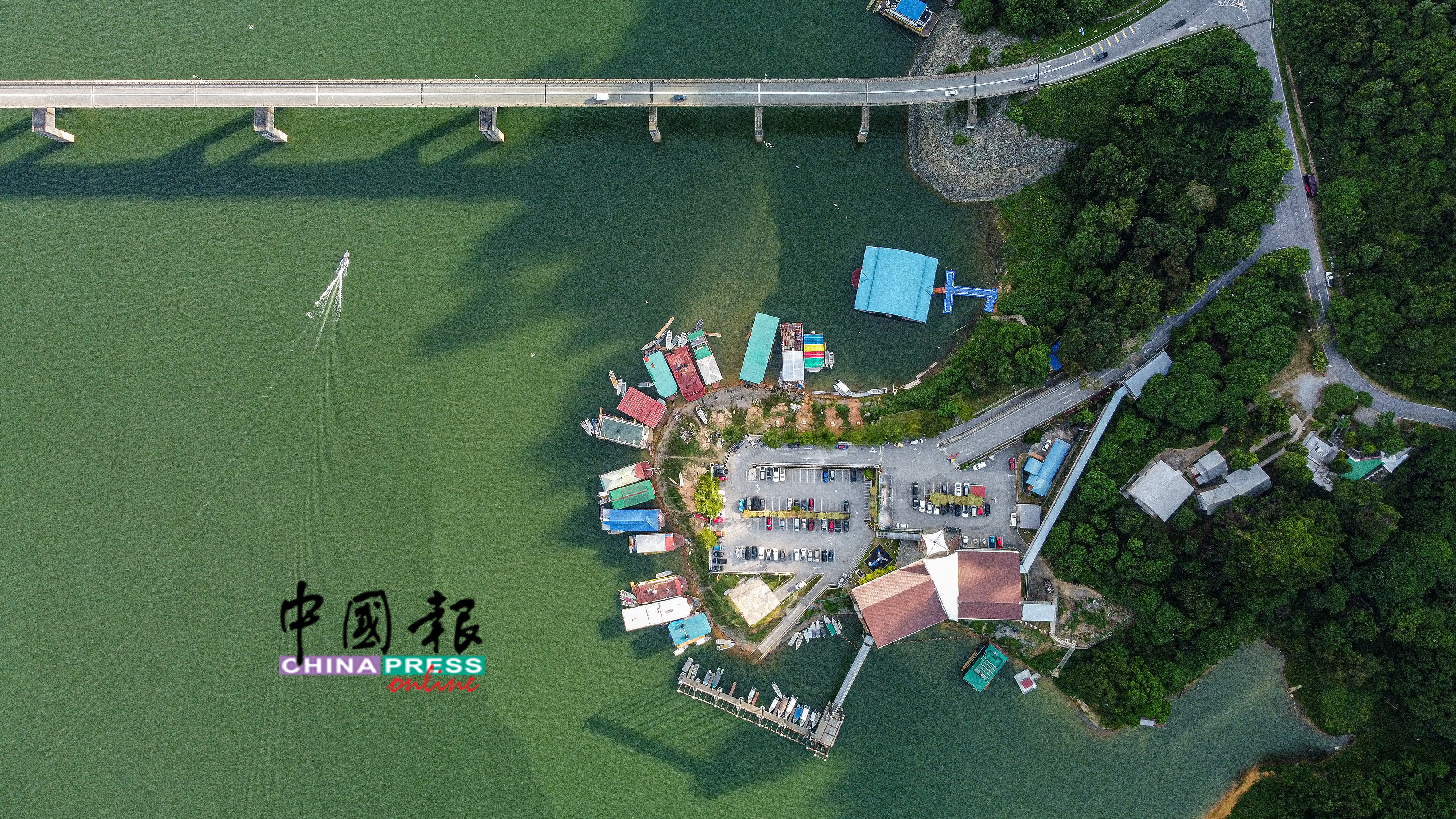 位于东西大道中段的万汀岛,与天猛莪湖,景色宜人。(图:梁展维)