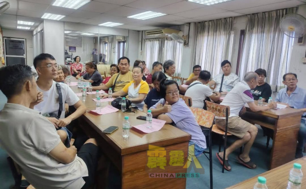 不夜天公市小贩踊跃出席交流会。