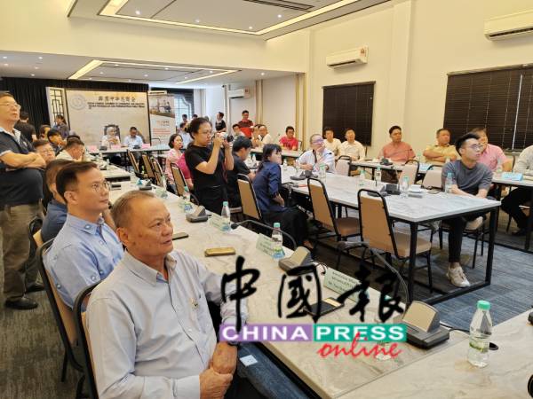 霹雳中华总商会举办“迎接挑战，把握契机：马来西亚2025年经济前景”座谈会。