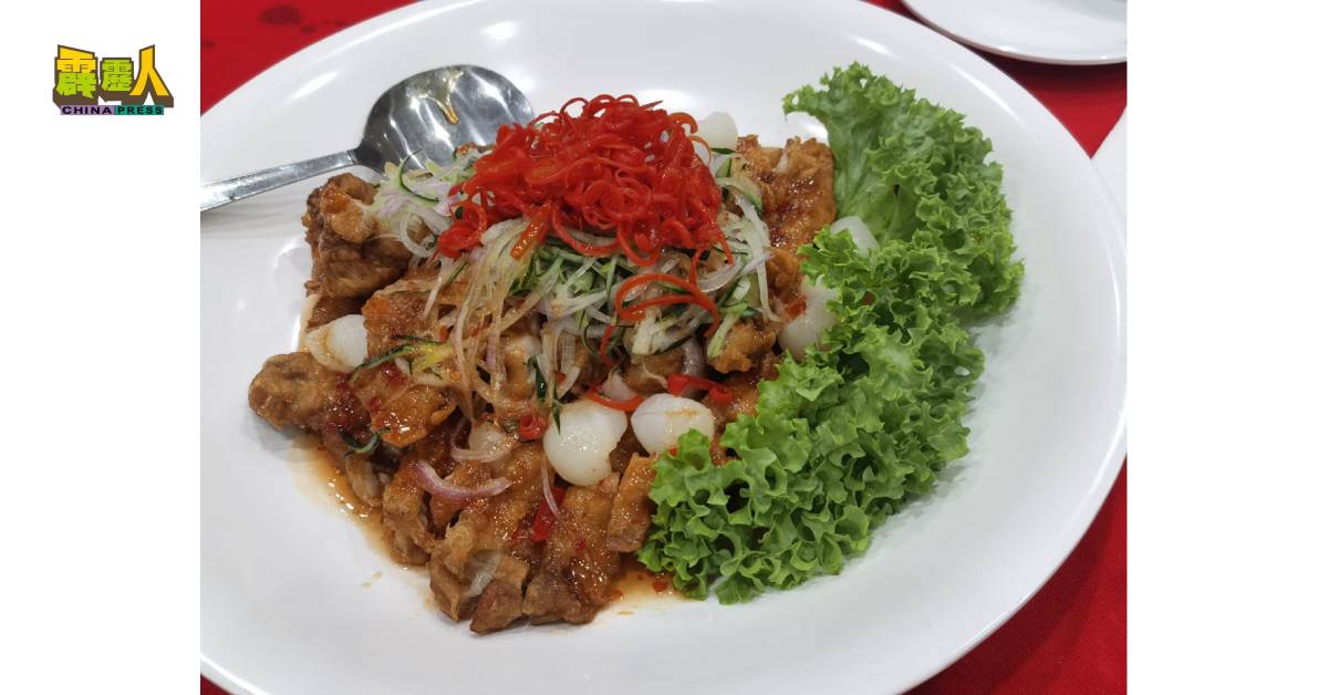 小厨师呈献的家常菜色香味具全。