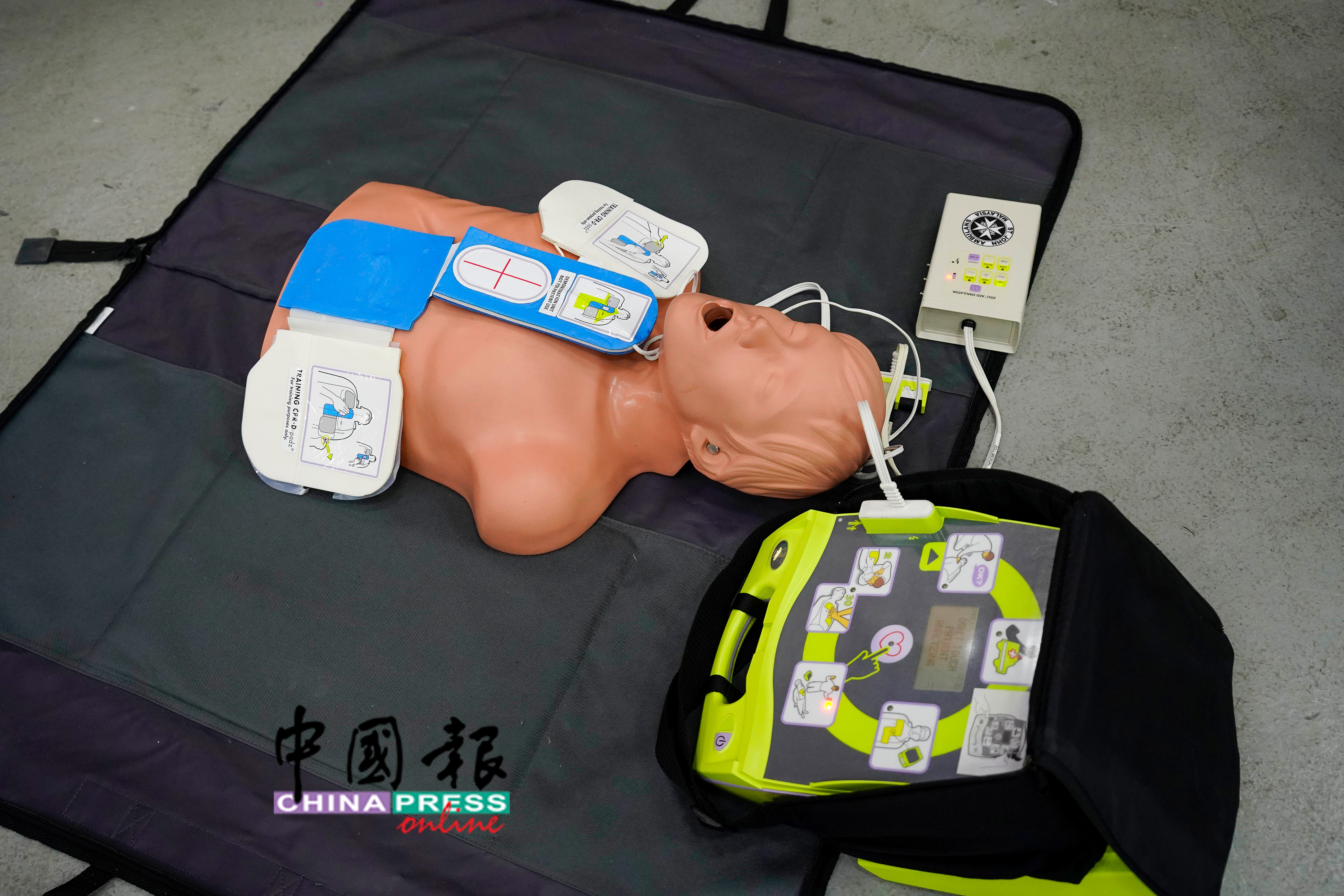此自动体外心脏去颤器设备,可是又有多少人懂得正确使用?