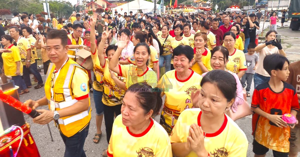 红土坎广福宫观世音菩萨庵神诞游行，吸引约5000人游行踩街乐！