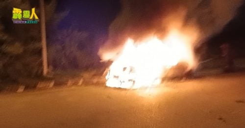 怡保安邦新村火烧车  幸无伤亡